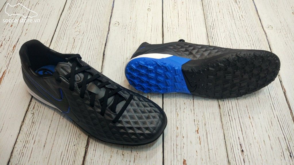So sánh dòng giày Nike Mercurial và Nike Tiempo