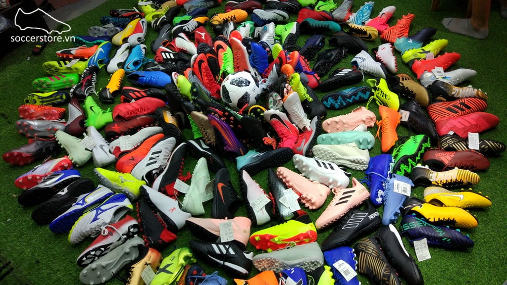 Sales giày bóng đá tại soccerstore.vn