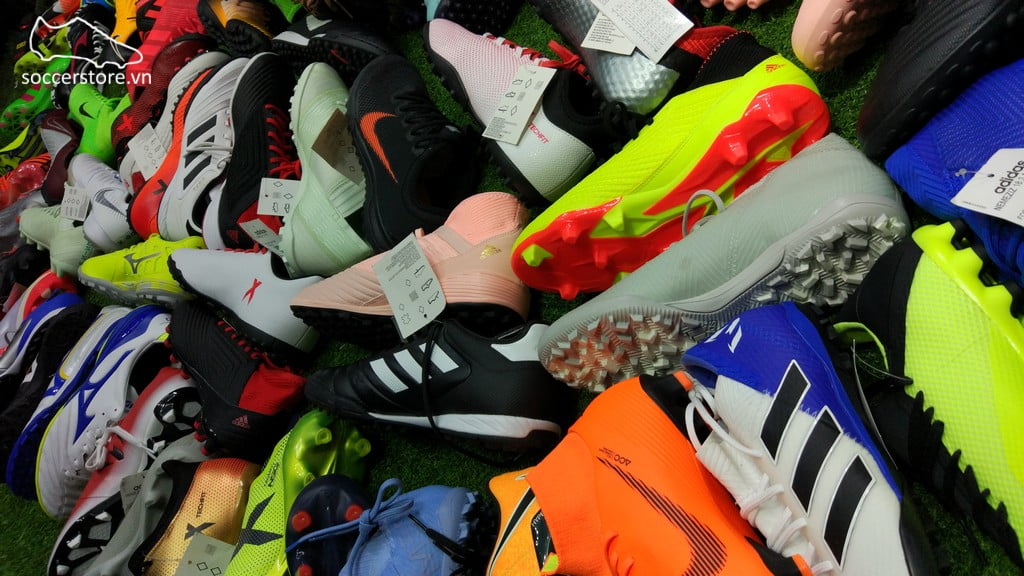 Sales giày bóng đá tại soccerstore.vn