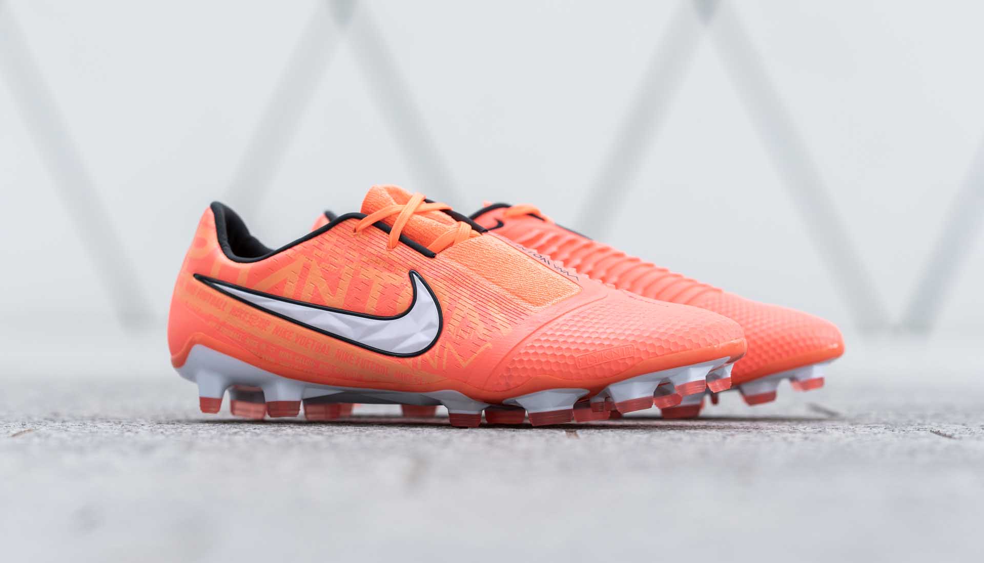 giày đá bóng Nike Phantom VSN Fire