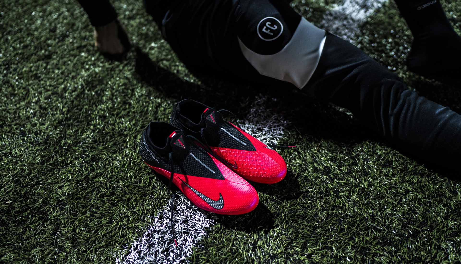 Đánh giá Nike Phantom VSN II 2020