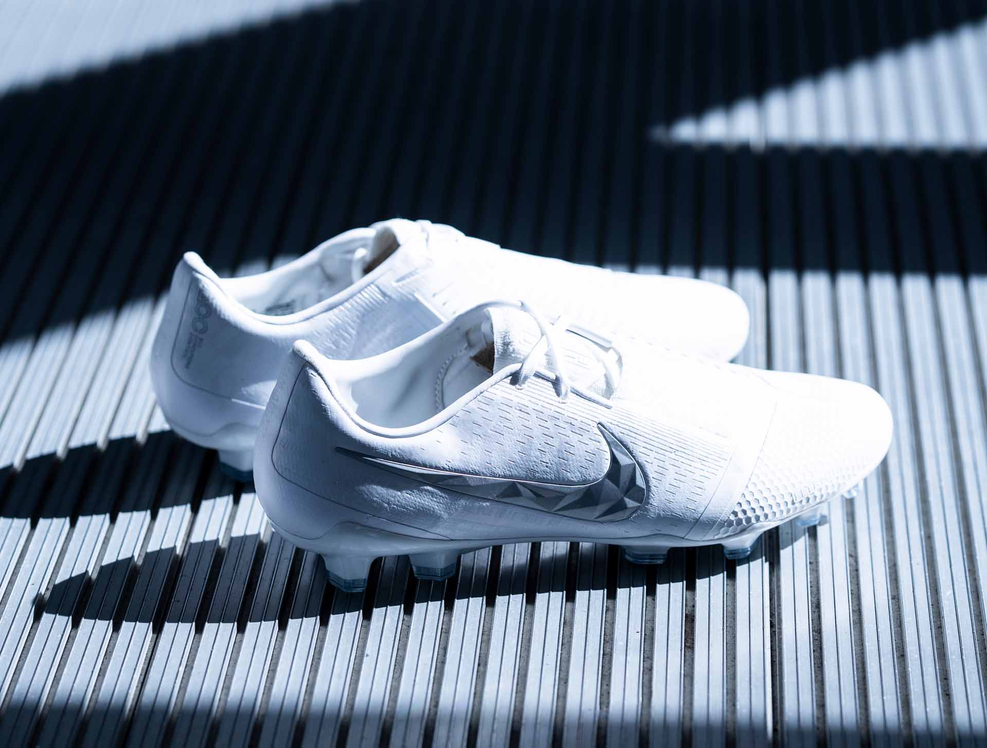 giày đá bóng Nike Phantom VNM Nuovo White