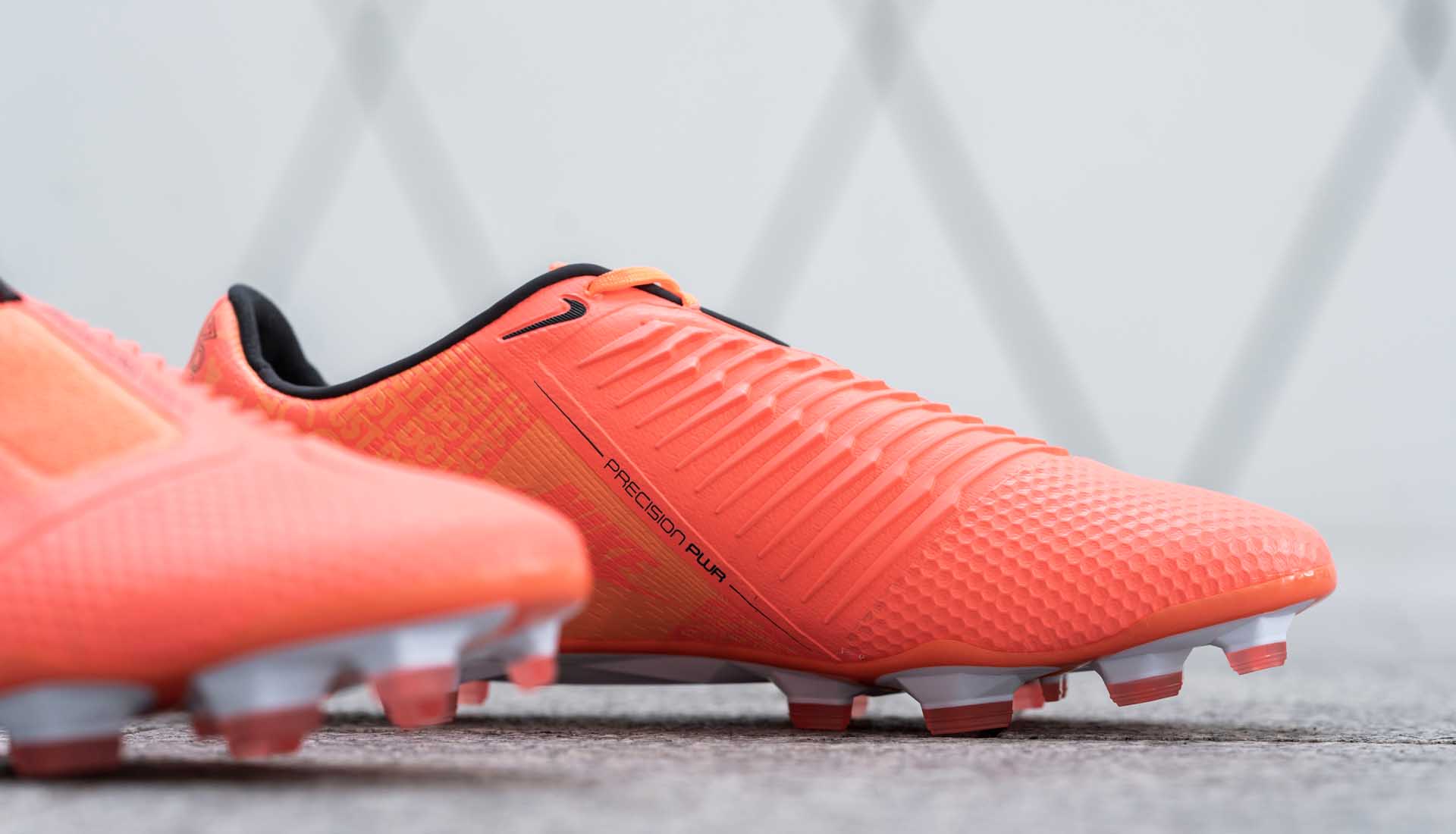 giày đá bóng Nike Phantom VSN Fire