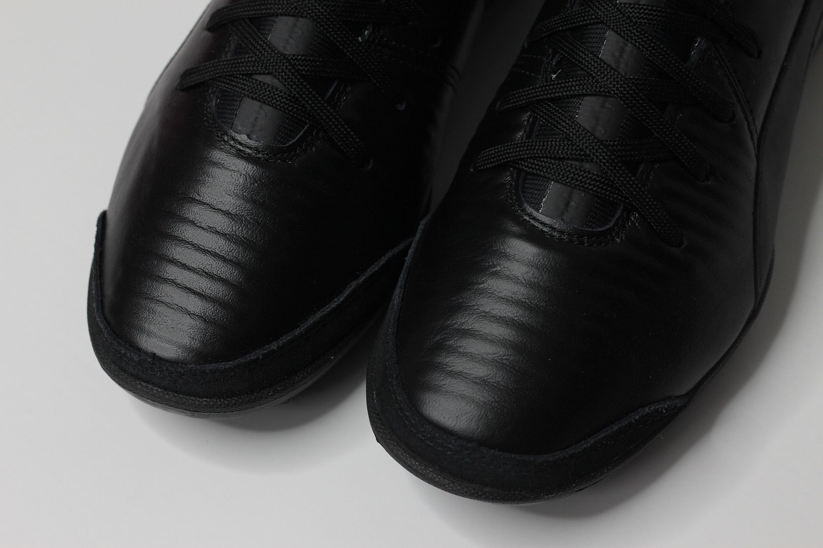 Puma King Pro TT - Black/ White 105668-01