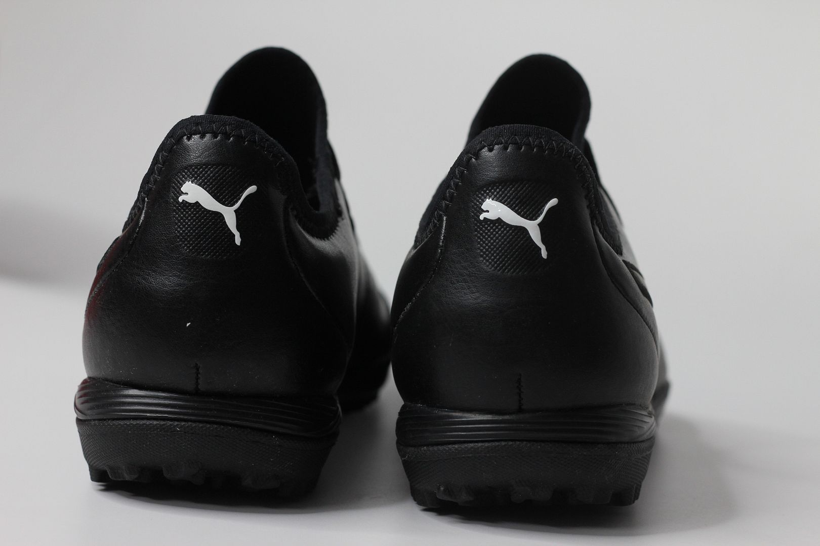 Puma King Pro TT - Black/ White 105668-01