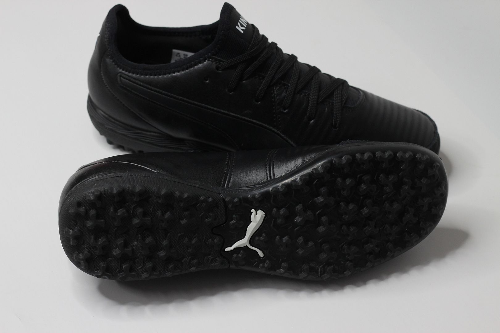 Puma King Pro TT - Black/ White 105668-01