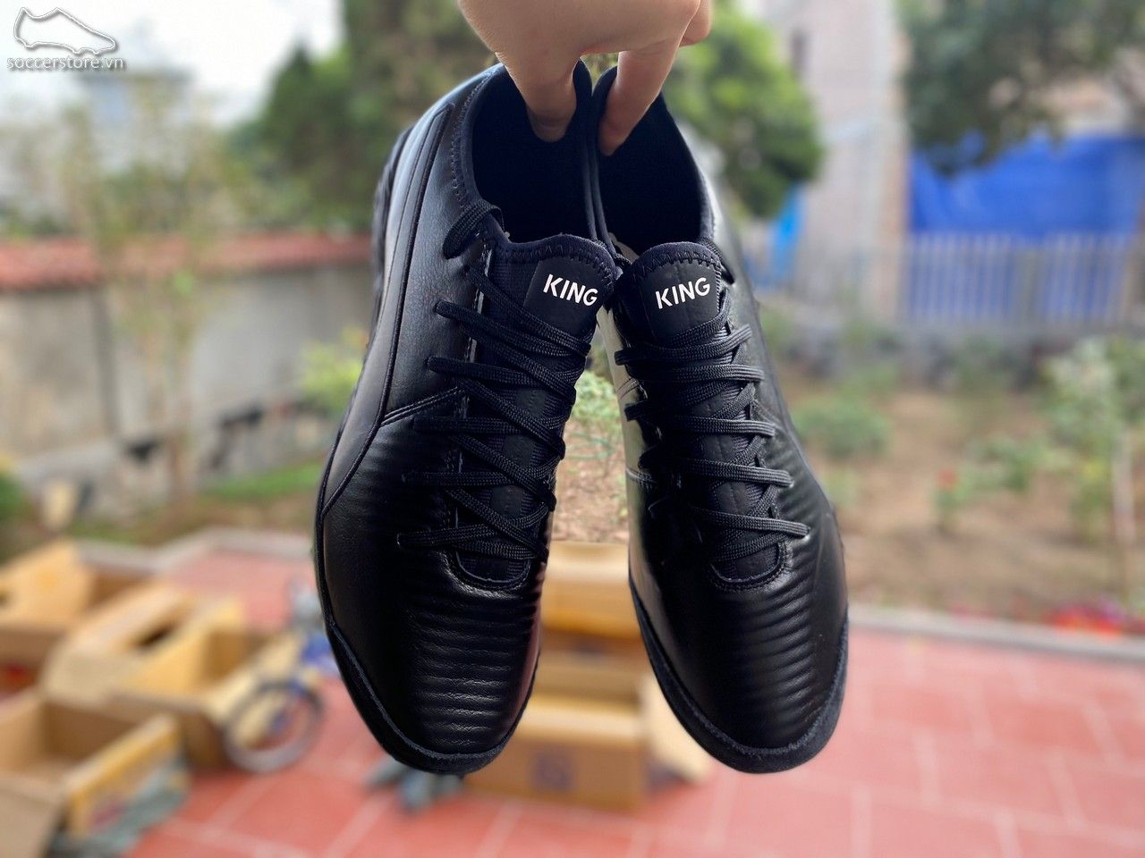 Puma King Pro TT - Black/ White 105668-01