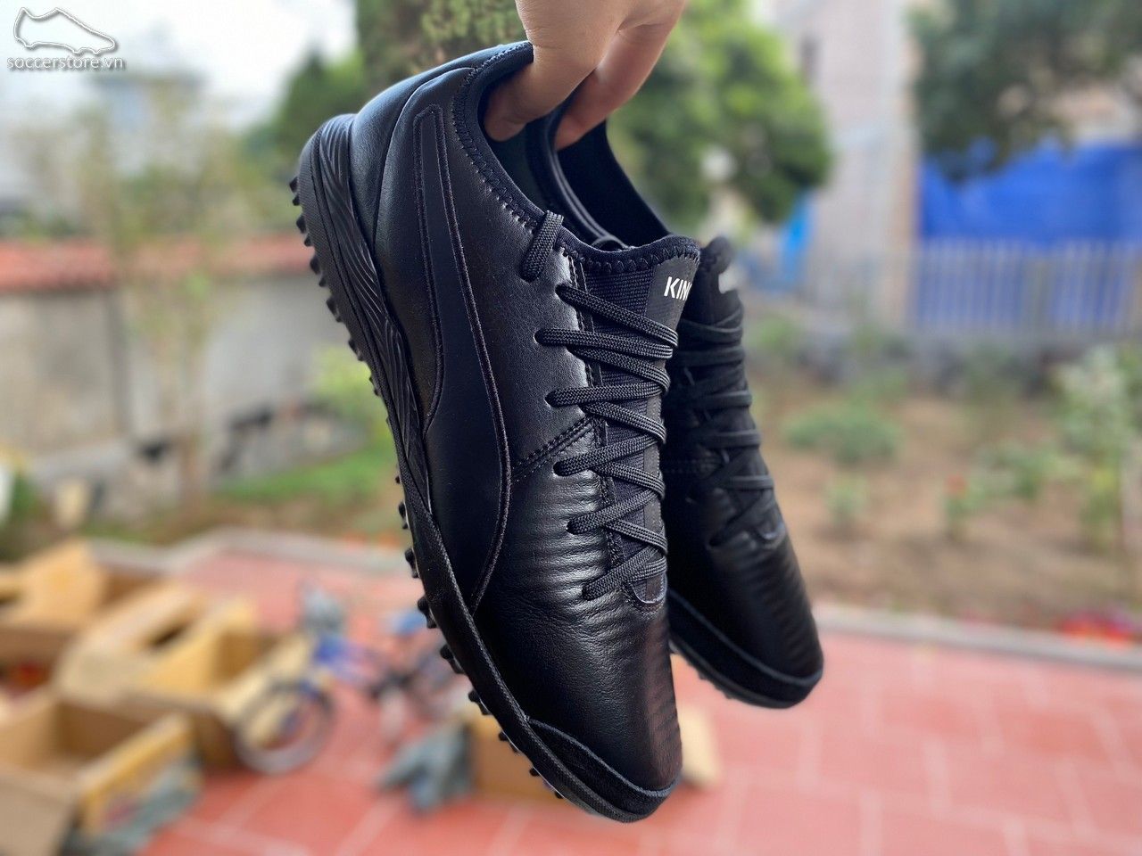 Puma King Pro TT - Black/ White 105668-01