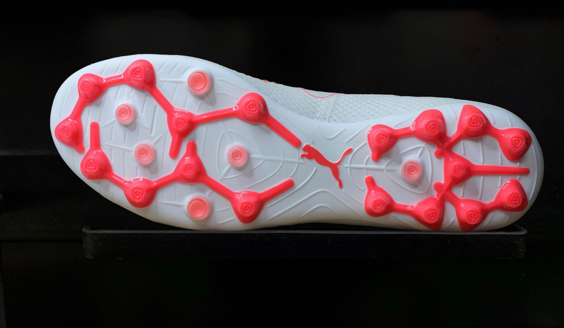 Puma Future Ultimate MG Breakthrough pack màu trắng đỏ - 107358-01