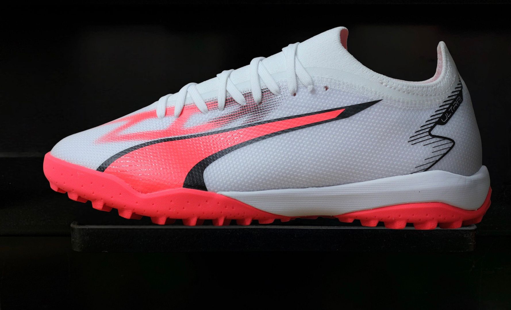 Puma Ultra Match TF Breakthrough pack màu trắng đỏ - 107521-01