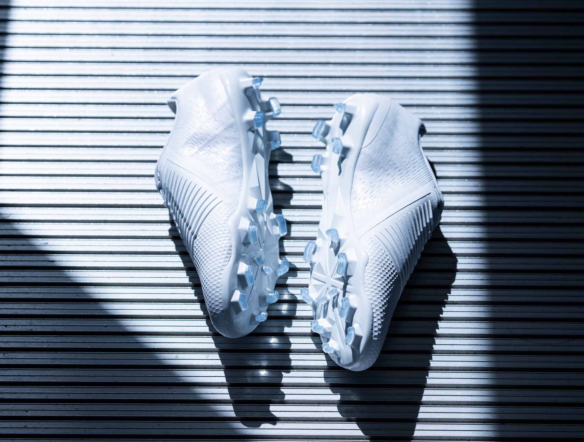 giày đá bóng Nike Phantom VNM Nuovo White