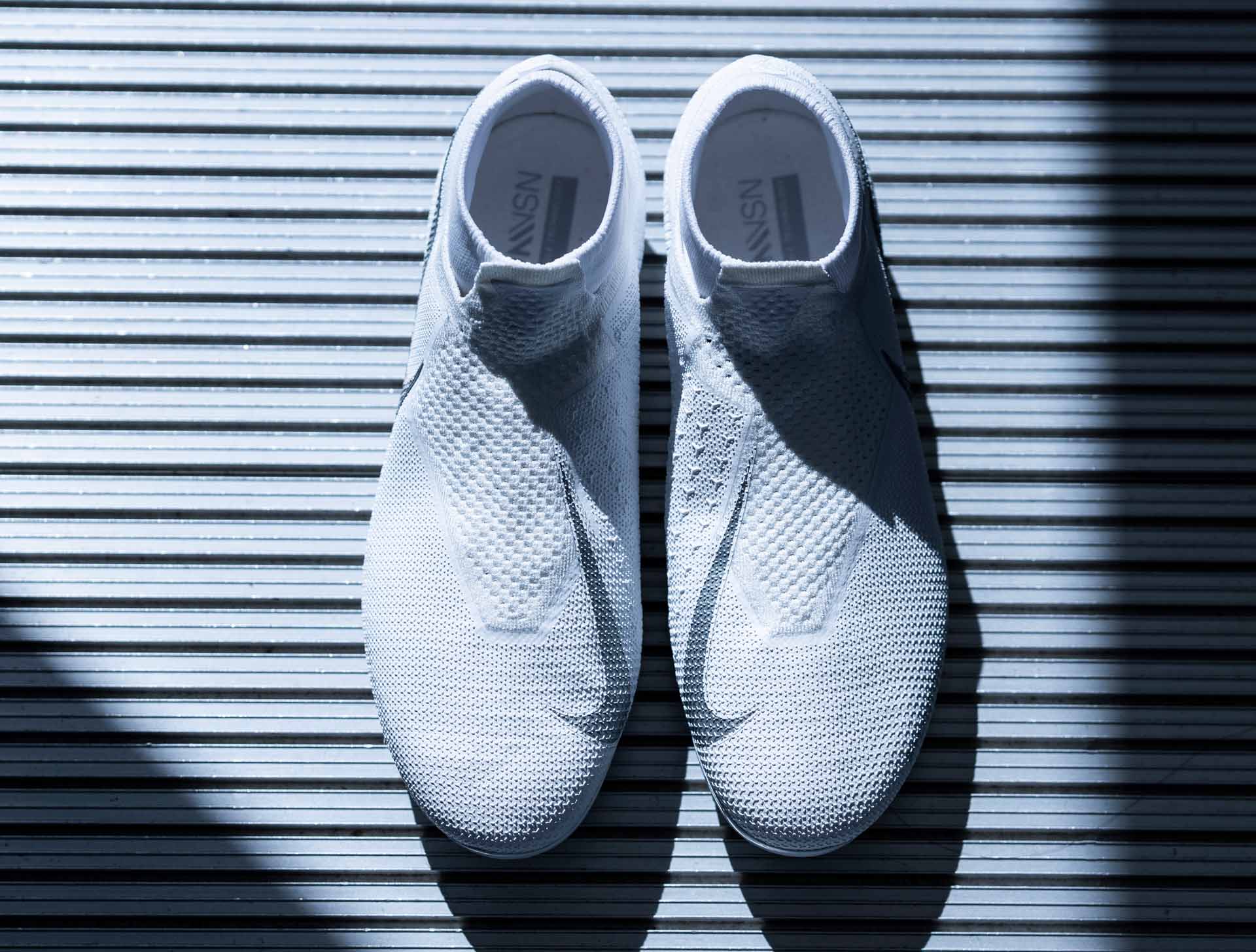Nike ra mắt bộ sưu tập giày đá bóng Nike Nuovo White
