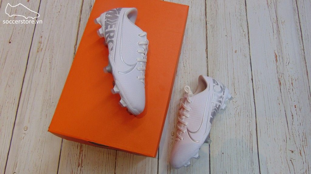 Nike Mercurial Vapor XIII Academy Kids FG/MG- Whie/ Chrome/ Silver Metallic AT8123-100