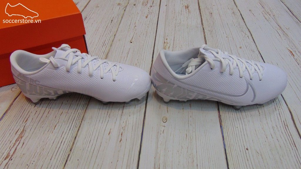 Nike Mercurial Vapor XIII Academy Kids FG/MG- Whie/ Chrome/ Silver Metallic AT8123-100