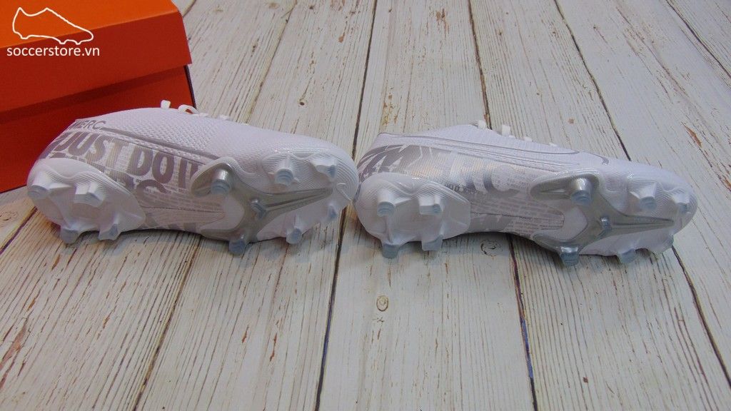 Nike Mercurial Vapor XIII Academy Kids FG/MG- Whie/ Chrome/ Silver Metallic AT8123-100