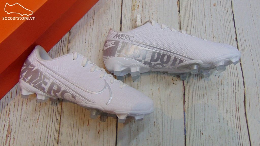 Nike Mercurial Vapor XIII Academy Kids FG/MG- Whie/ Chrome/ Silver Metallic AT8123-100