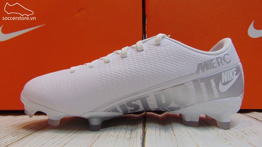 Nike Mercurial Vapor XIII Academy Kids FG/MG- Whie/ Chrome/ Silver Metallic AT8123-100
