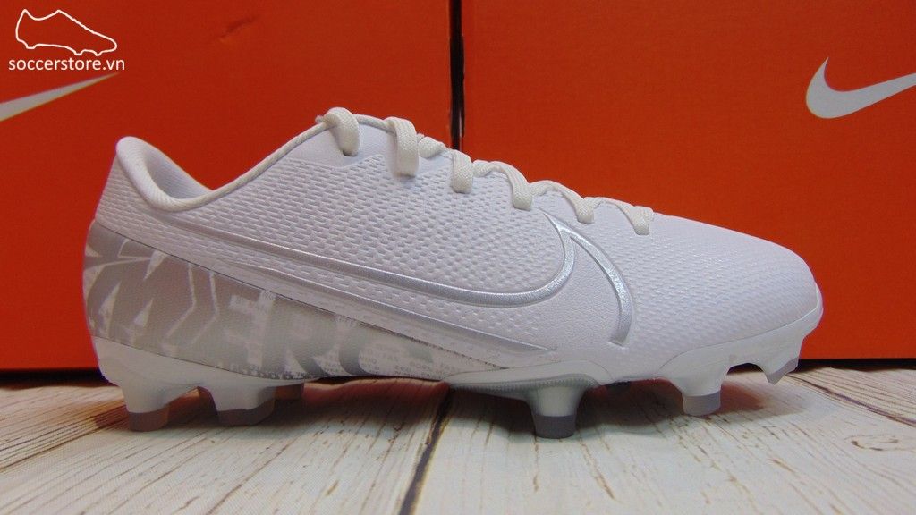 Nike Mercurial Vapor XIII Academy Kids FG/MG- Whie/ Chrome/ Silver Metallic AT8123-100