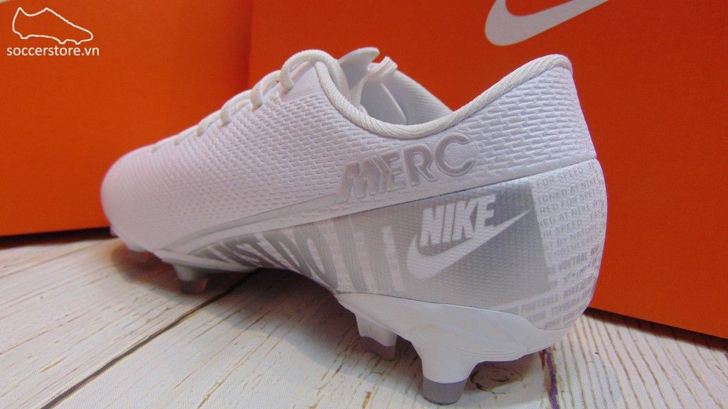 Nike Mercurial Vapor XIII Academy Kids FG/MG- Whie/ Chrome/ Silver Metallic AT8123-100