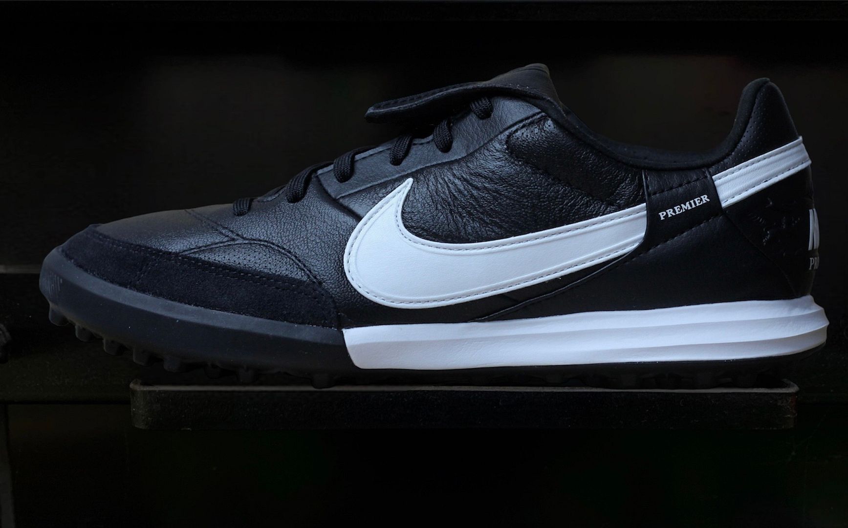 Nike Premier 3 TF màu đen trắng AT6178-010