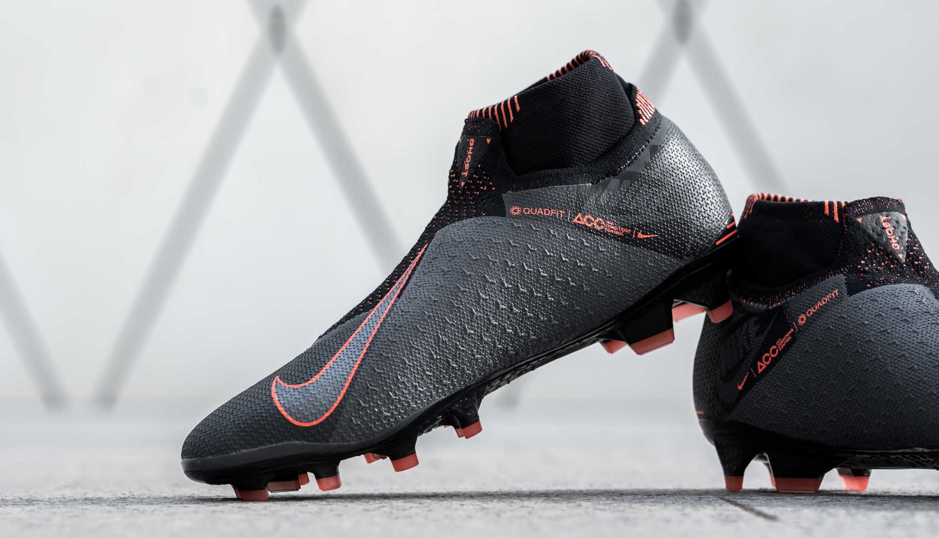 giày đá bóng Nike Phantom VNM Fire