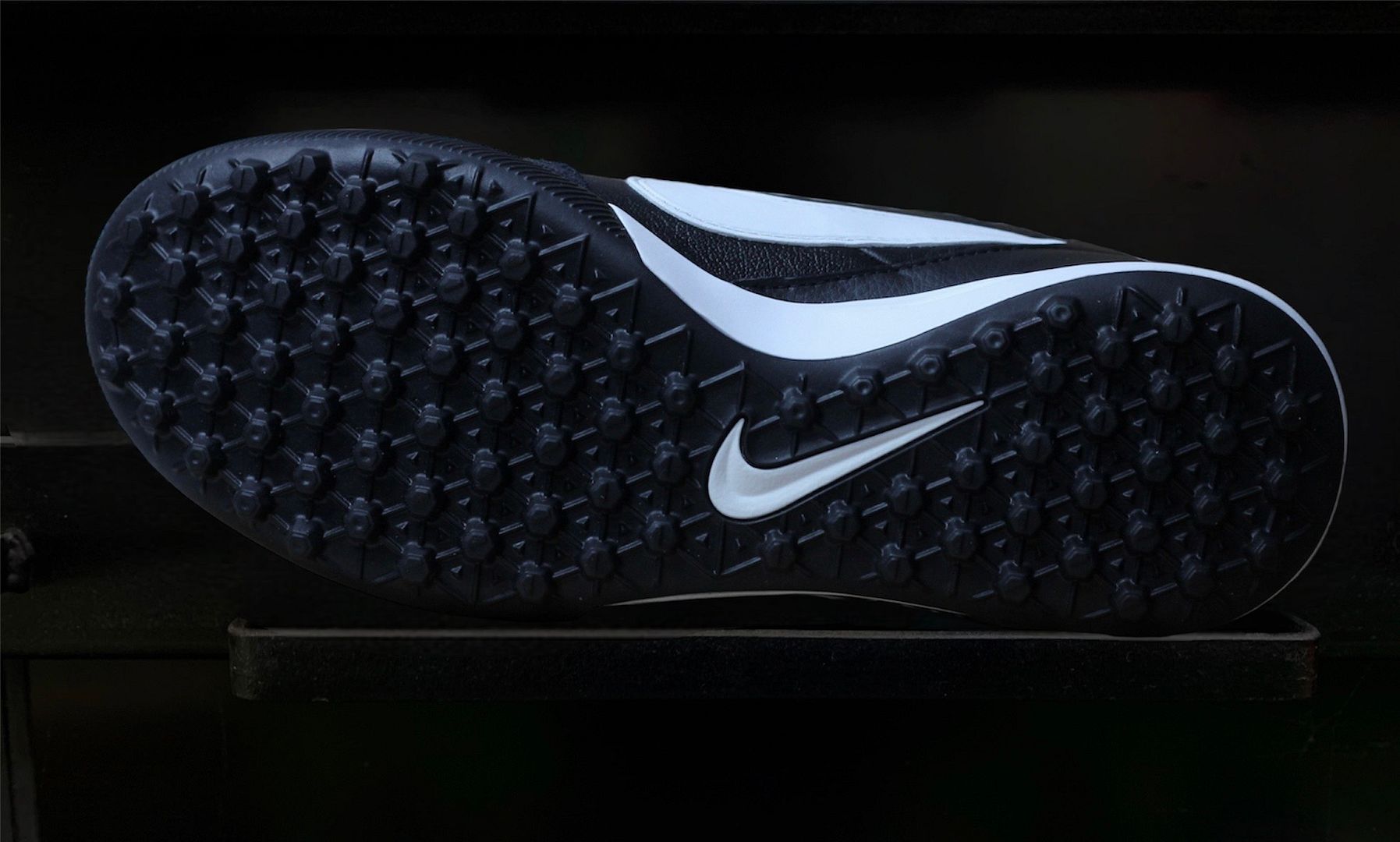 Nike Premier 3 TF màu đen trắng AT6178-010