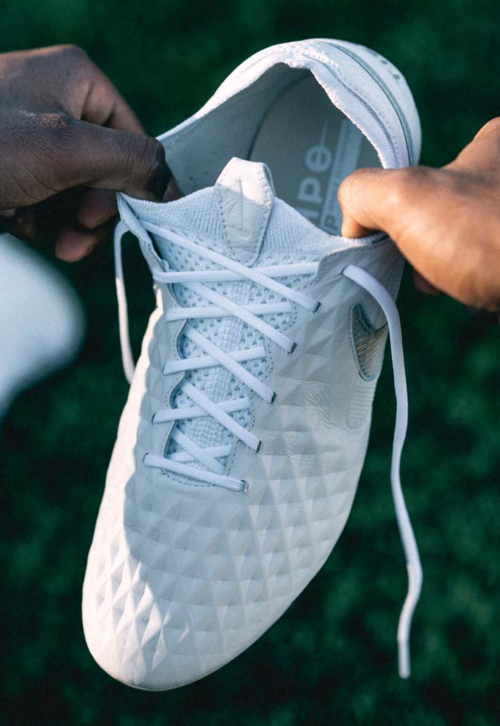 Đánh giá giày Nike Tiempo Legend 8