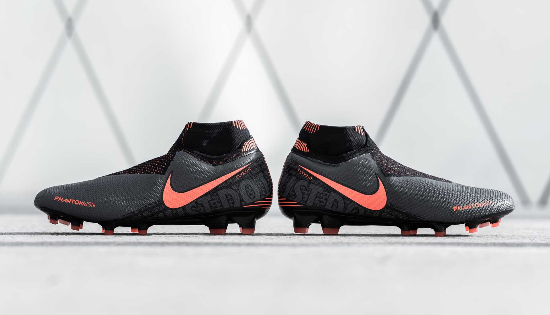 giày đá bóng Nike Phantom VNM Fire