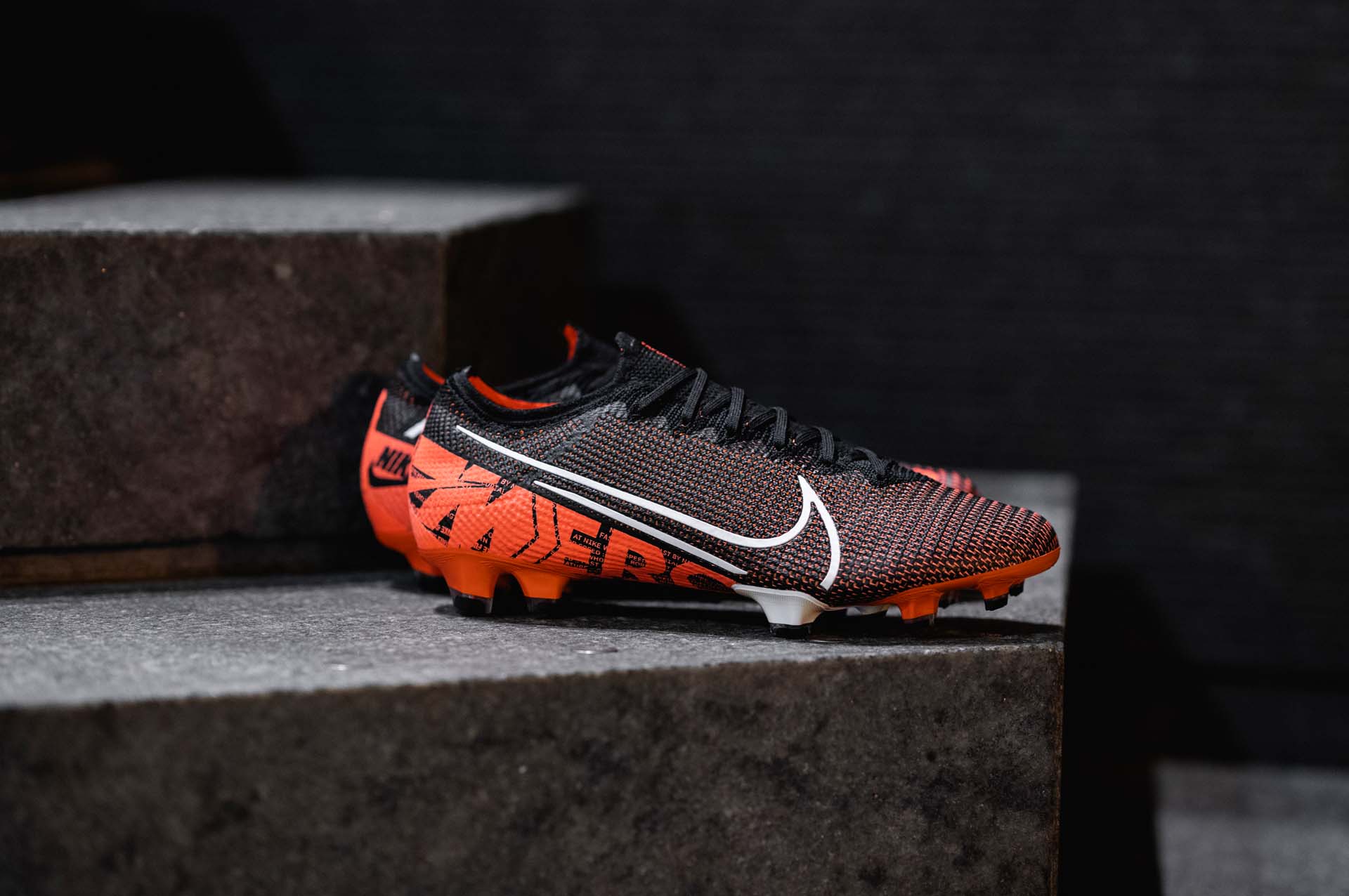Nike Mercurial Vapor 13 Single day ngày lễ độc thân