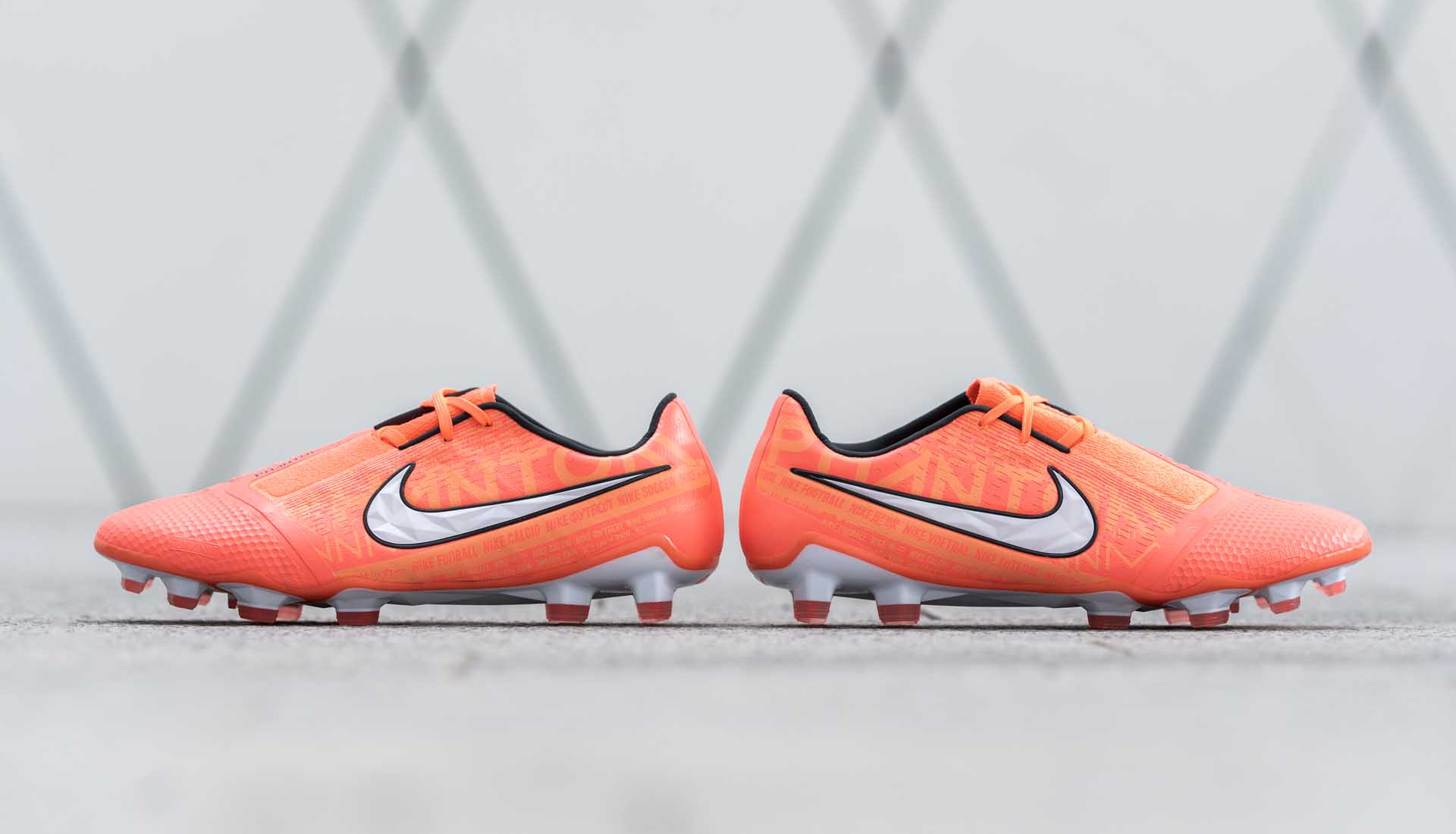 giày đá bóng Nike Phantom VSN Fire