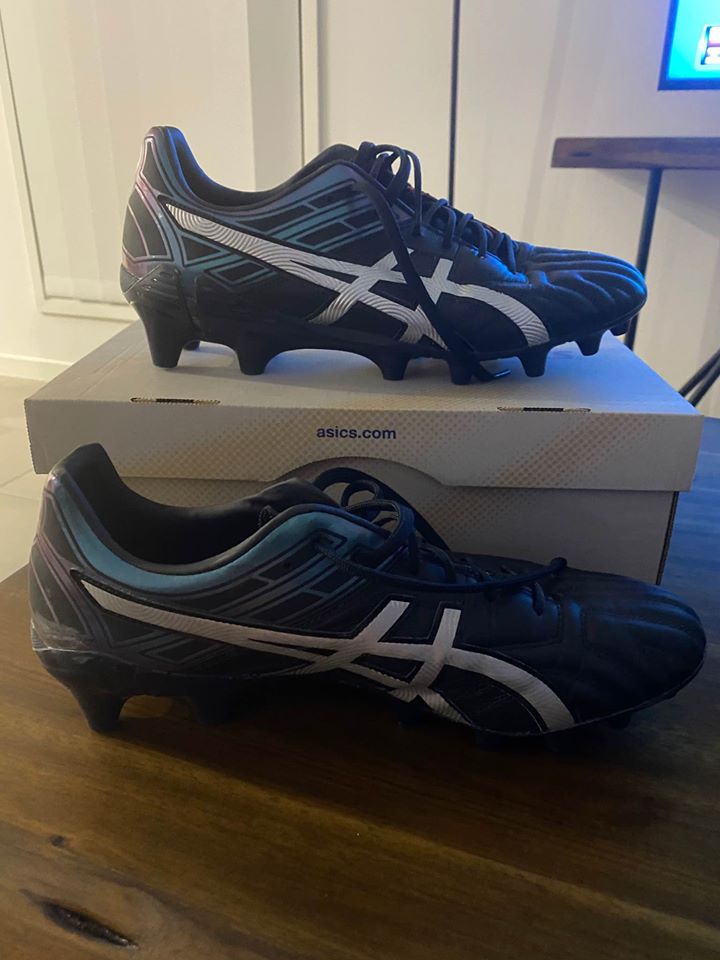 đánh giá giày Asics Lethal Tigreor 10 IT