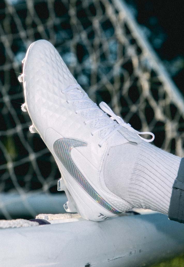Đánh giá giày Nike Tiempo Legend 8