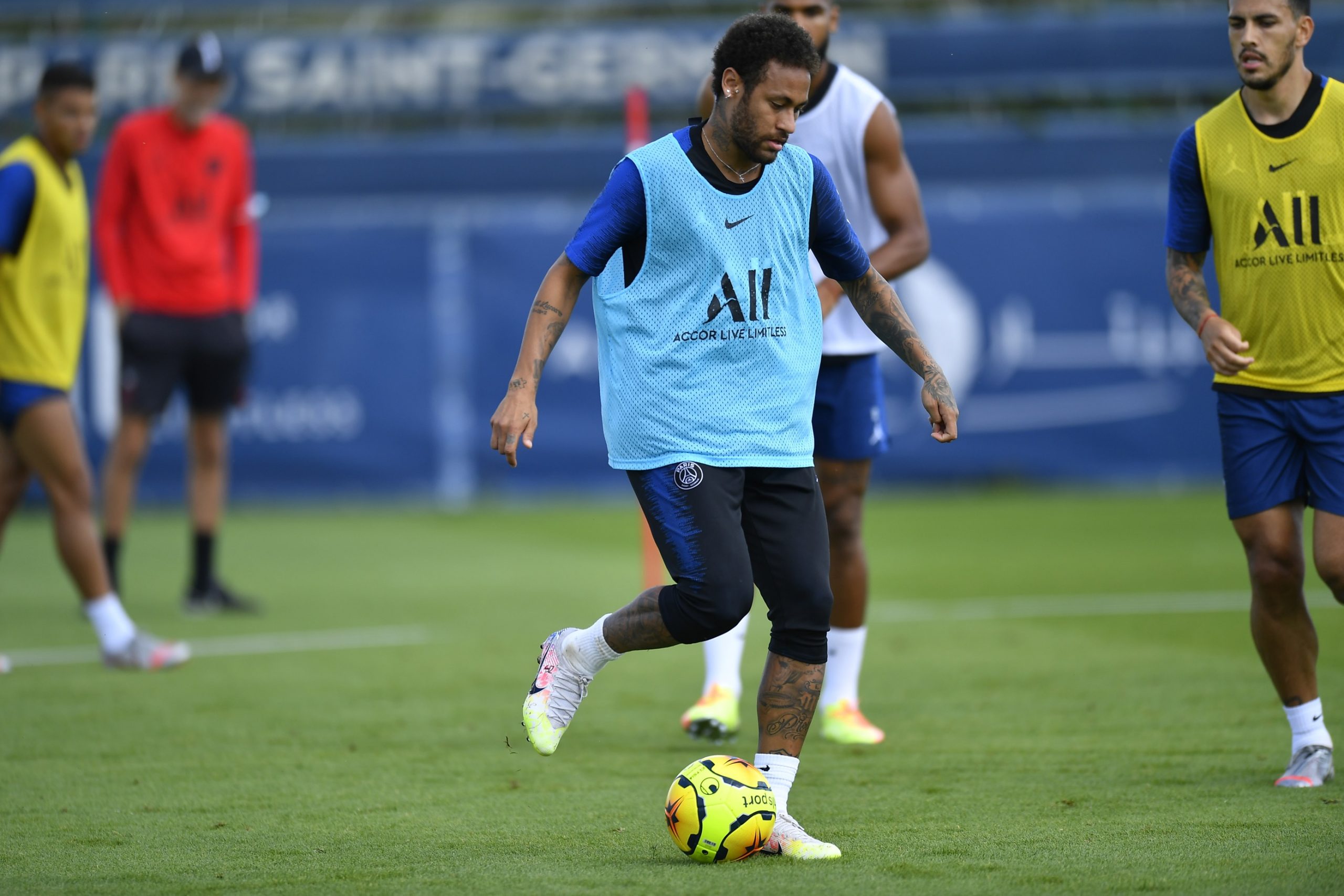 Giày bóng đá Nike Neymar