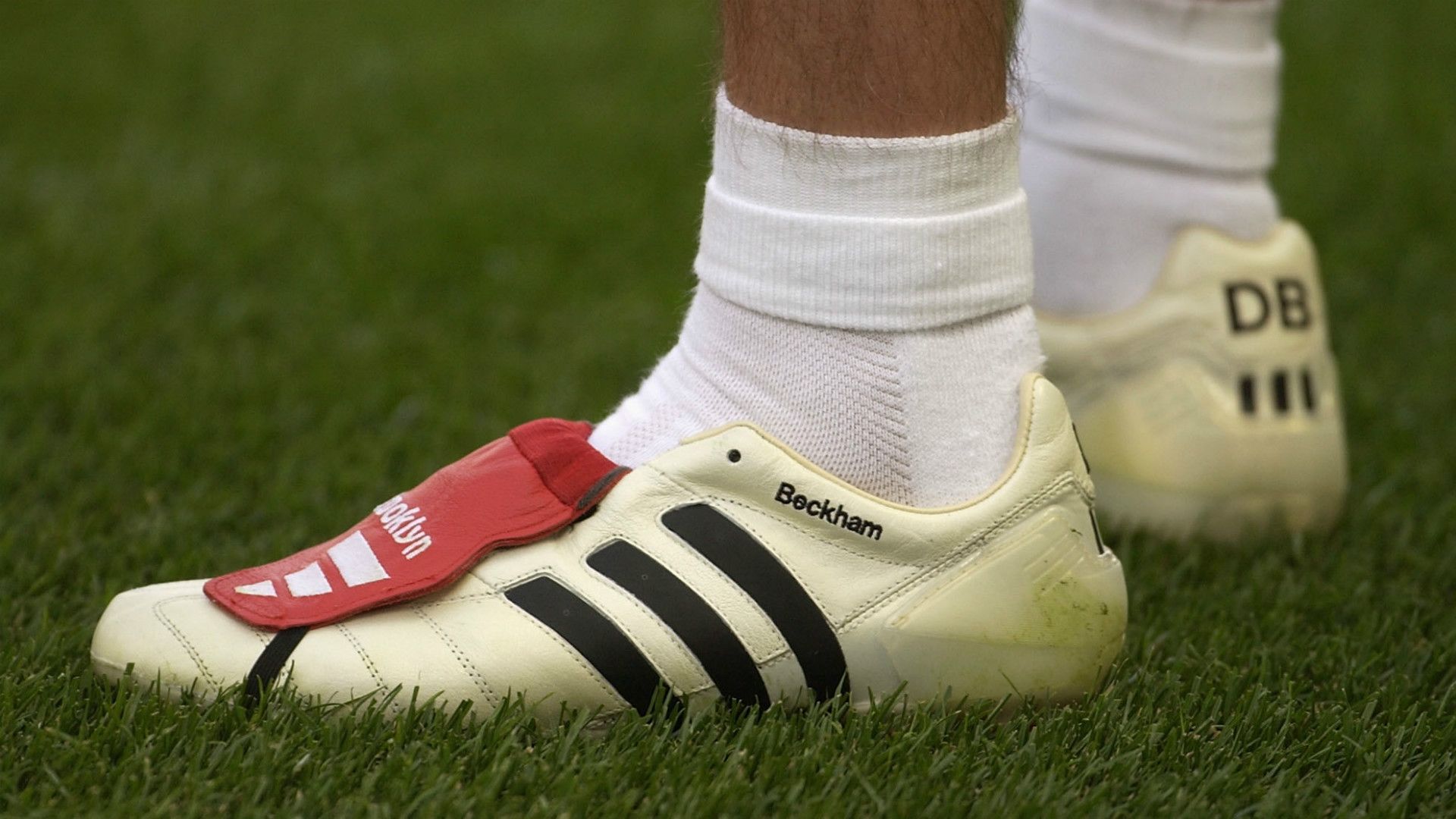 Adidas Predator Mania