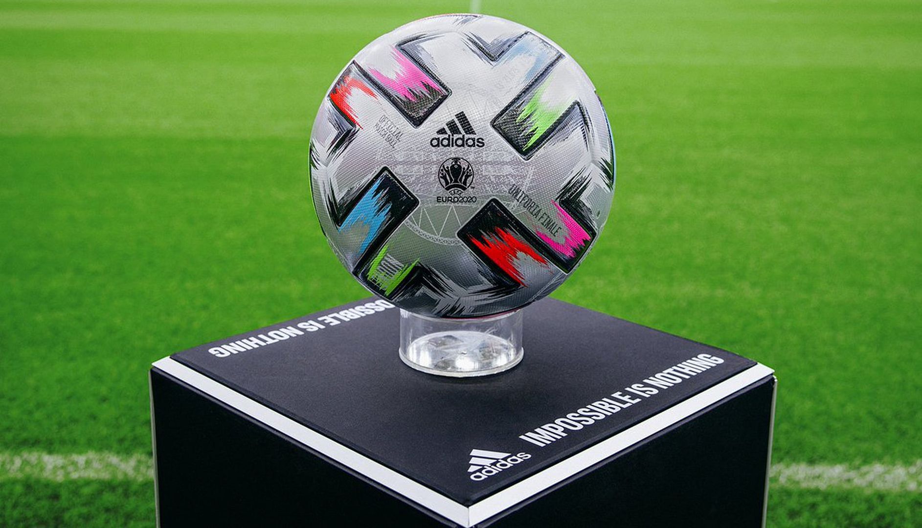 Bóng Adidas Uniforia Finale Euro 2020