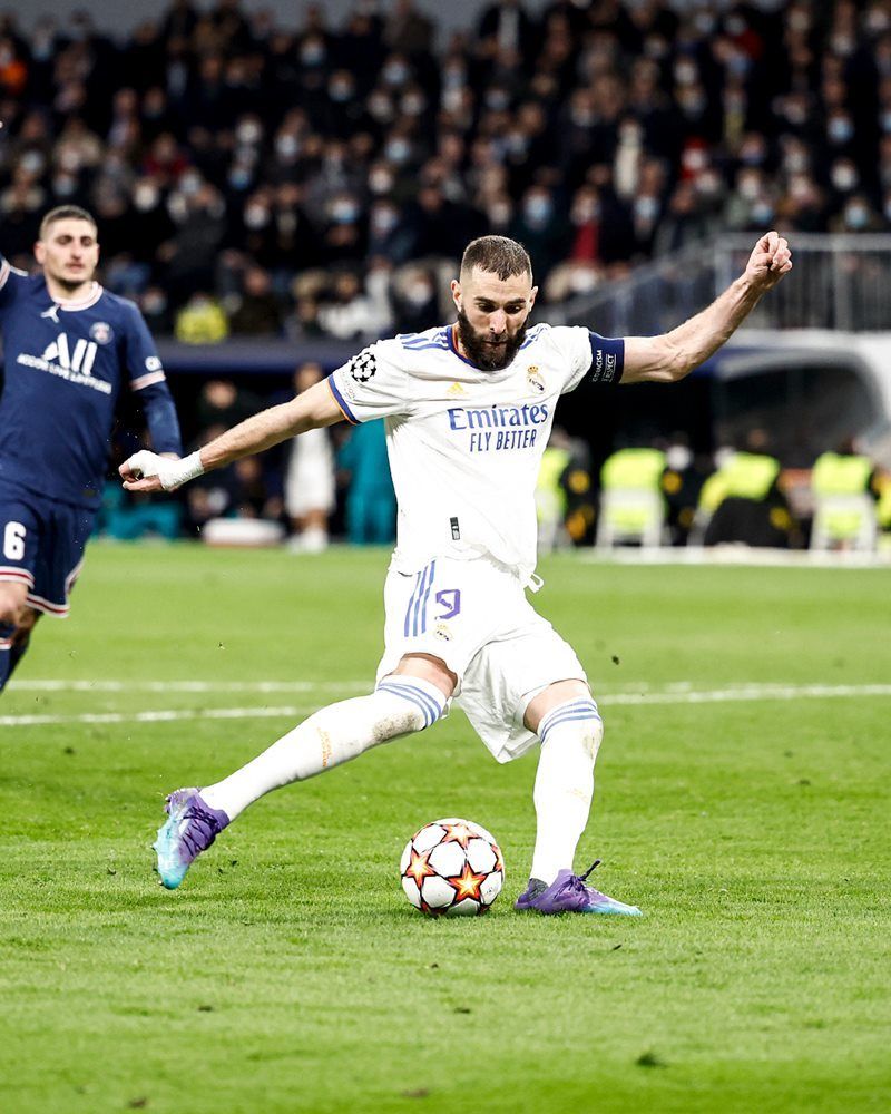 Benzema đi giày Adidas X Speedflow .1 FG Champions Code