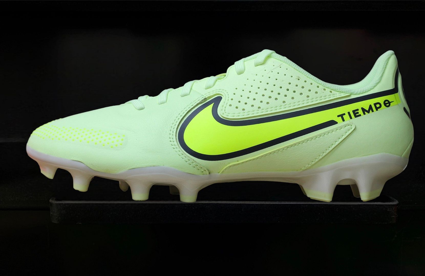 Nike Tiempo Legend 9 Academy MG Luminous pack màu xanh lá mạ DA1174-705
