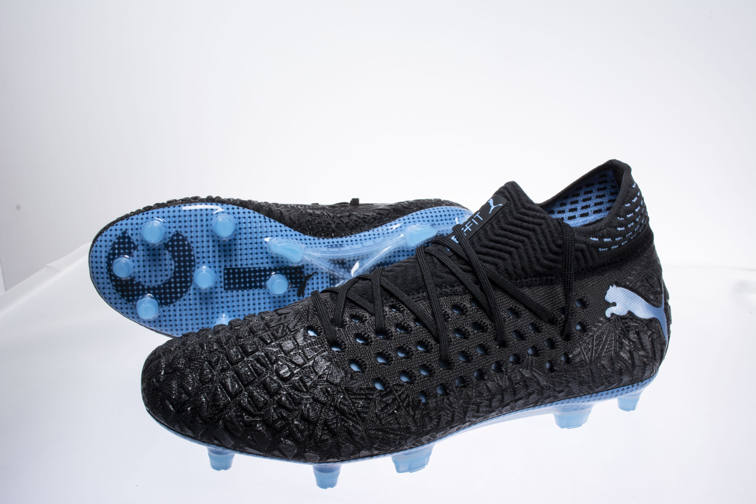 Đánh giá giày Puma X Man City Future 4.1