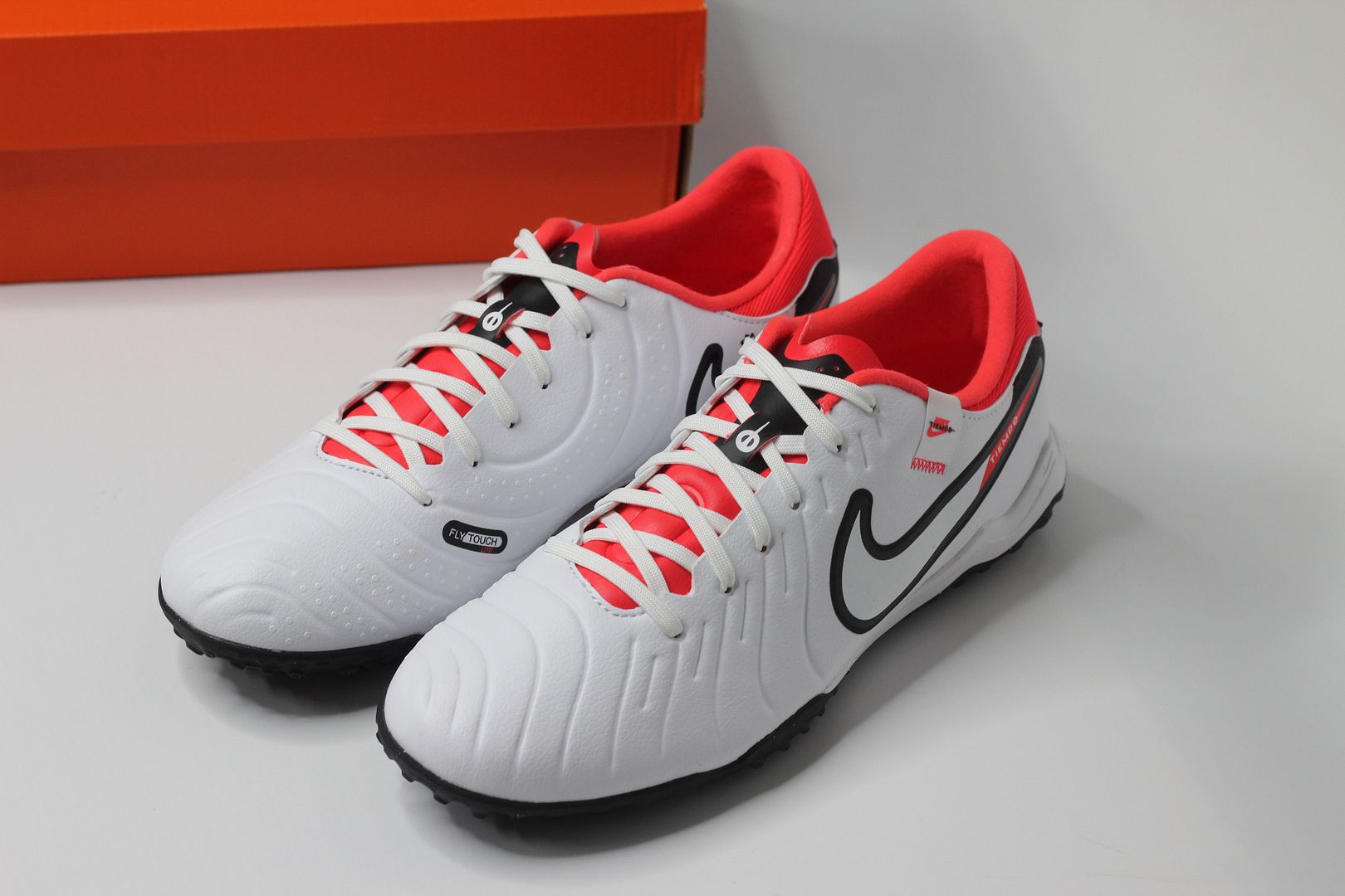 Nike Tiempo Legend 10 Academy TF Ready pack màu trắng đỏ DV4342-100