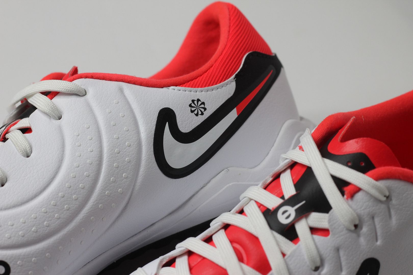 Nike Tiempo Legend 10 Academy TF Ready pack màu trắng đỏ DV4342-100