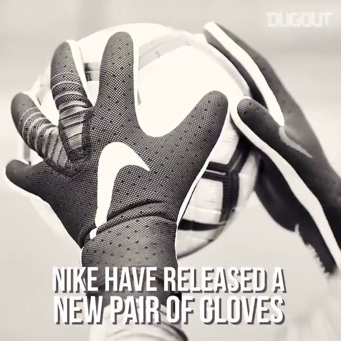 Mẫu găng tay thủ môn Nike Mercurial Touch Elite !