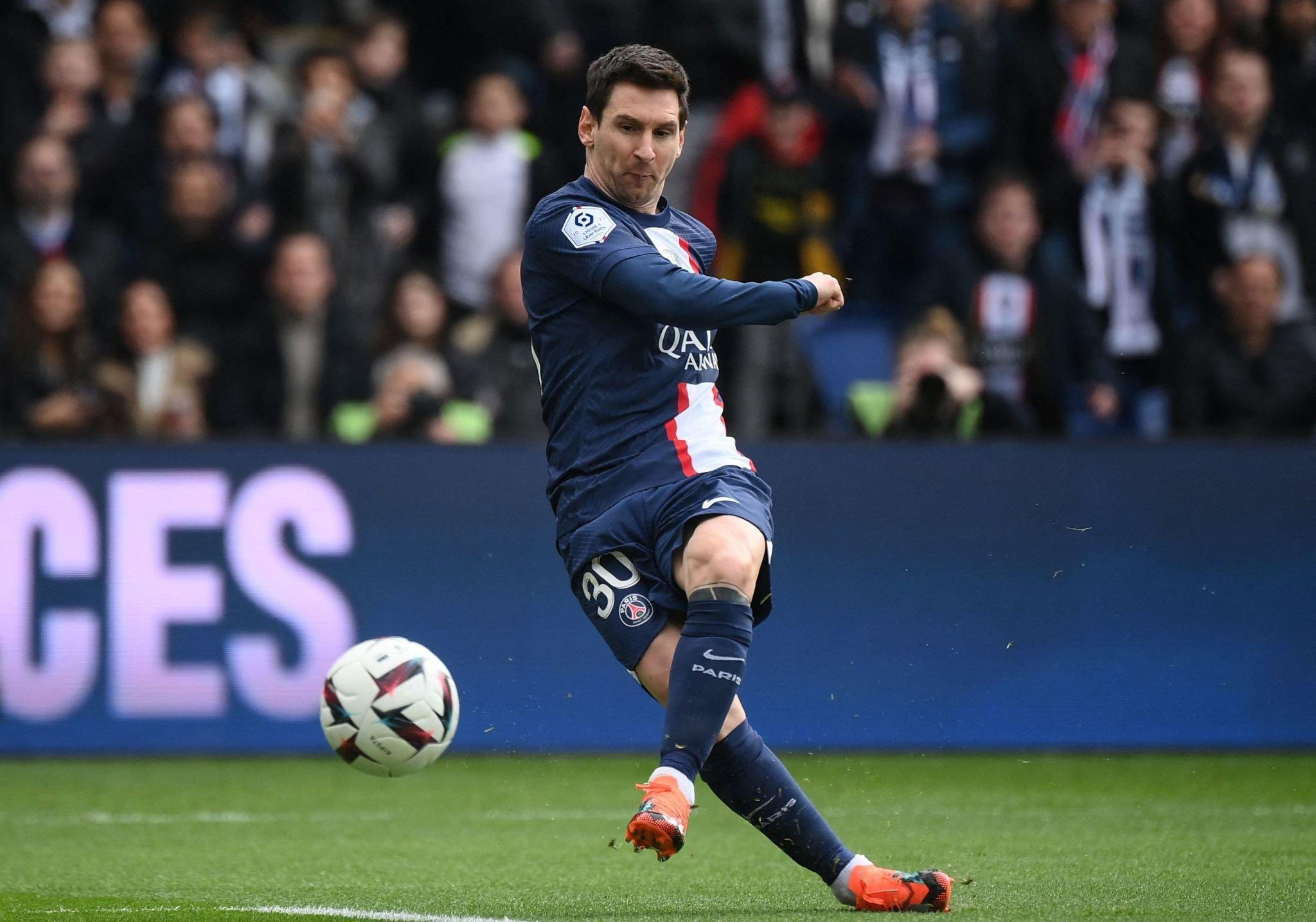 Giày Messi mới nhất
