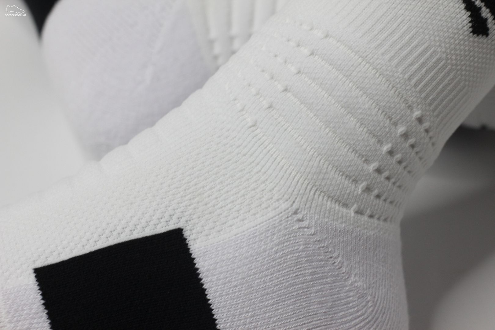 Tất bóng đá Crew Eagle Socks màu trắng, cổ thấp