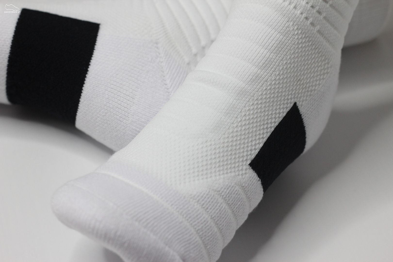 Tất bóng đá Crew Eagle Socks màu trắng, cổ thấp