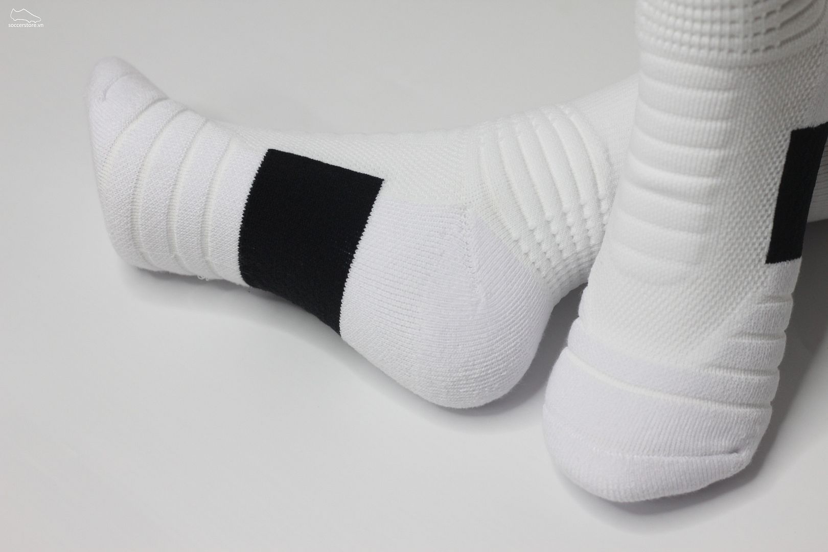 Tất bóng đá Crew Eagle Socks màu trắng, cổ thấp