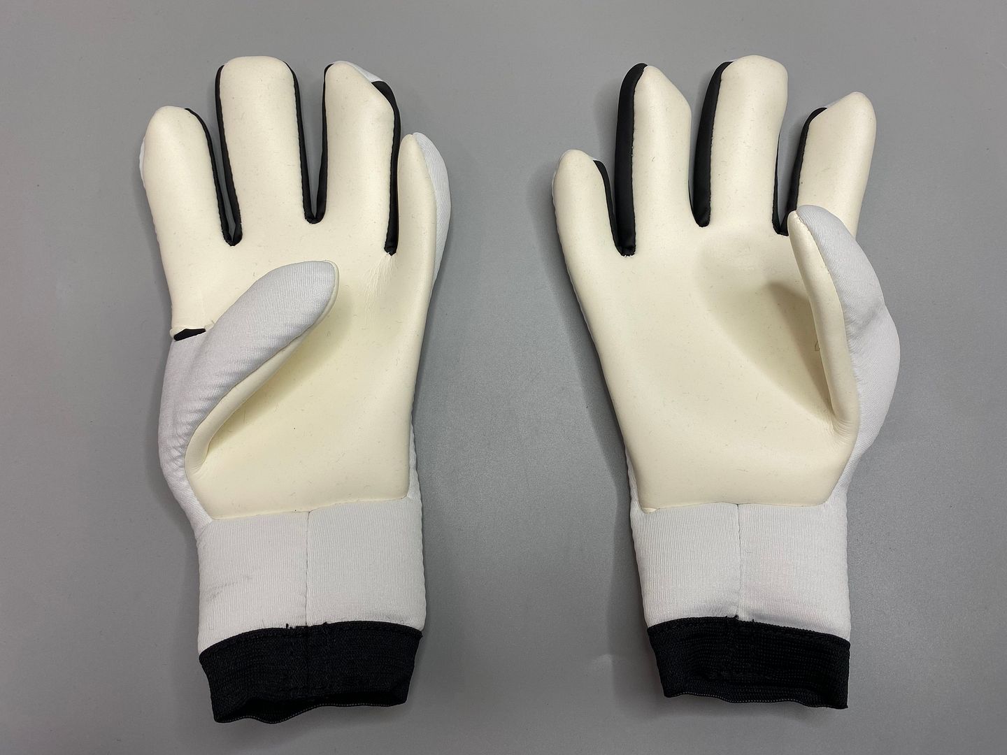 Găng tay Adidas X GL Traning 2022 màu trắng đen - FS0427