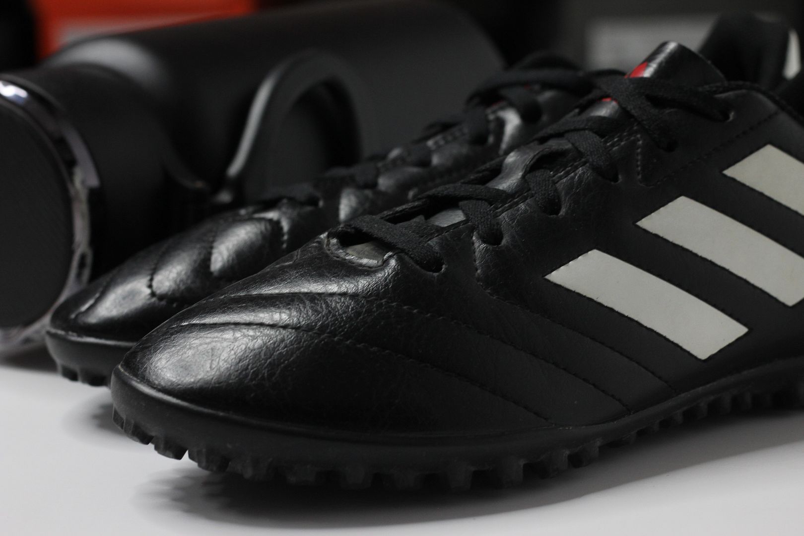 Adidas Goletto VII TF - Core Black/ Cloud White/ Red - FV8703