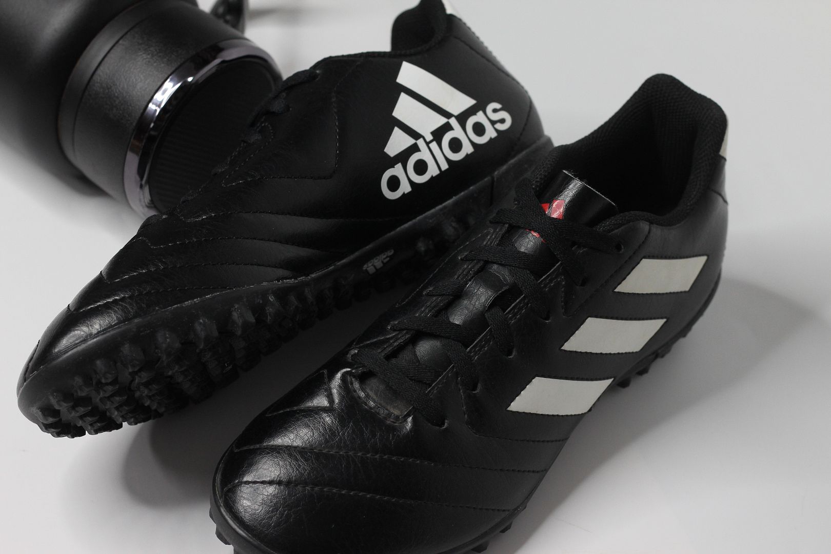 Adidas Goletto VII TF - Core Black/ Cloud White/ Red - FV8703