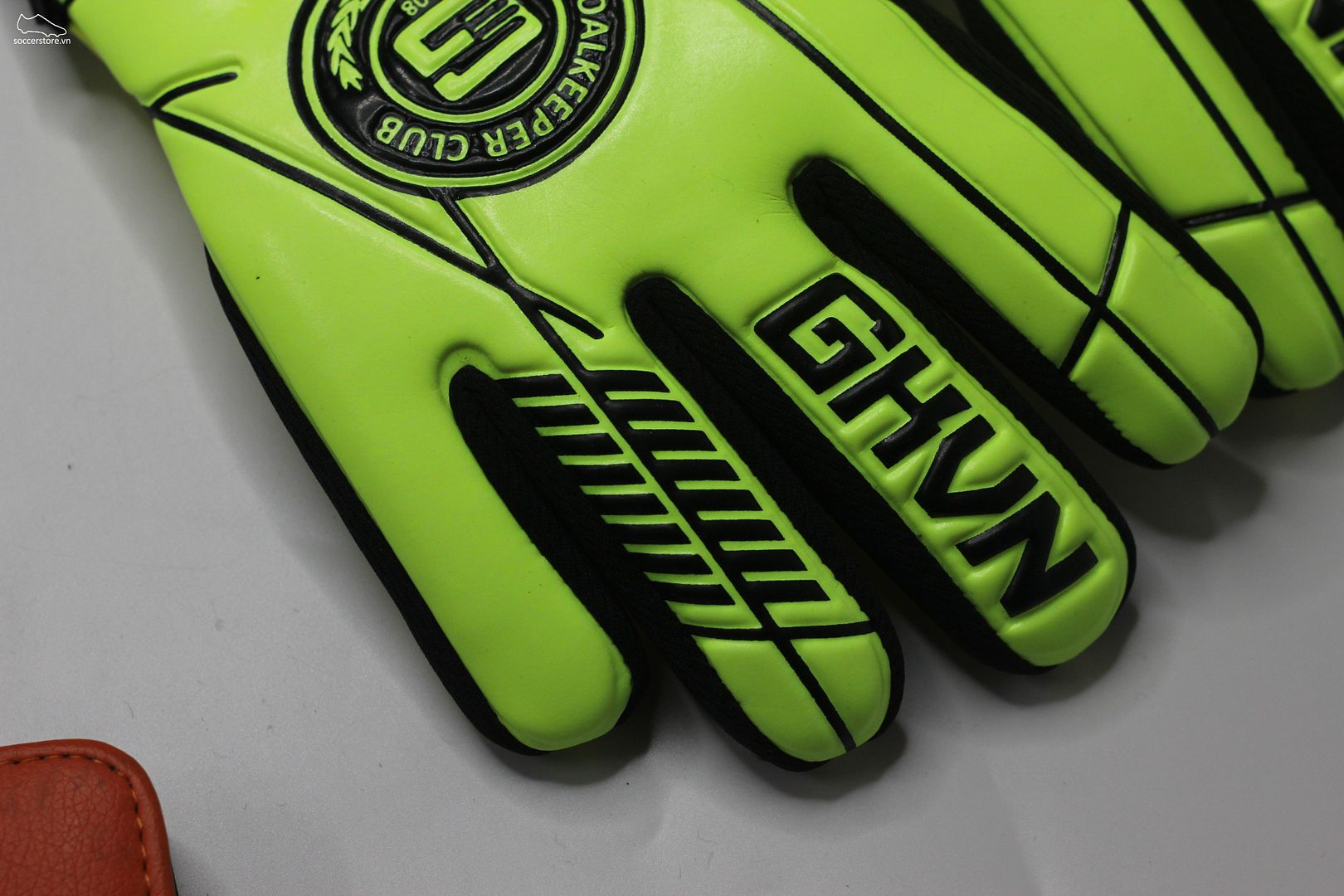 Găng tay thủ môn GKVN Bền - màu xanh neon 