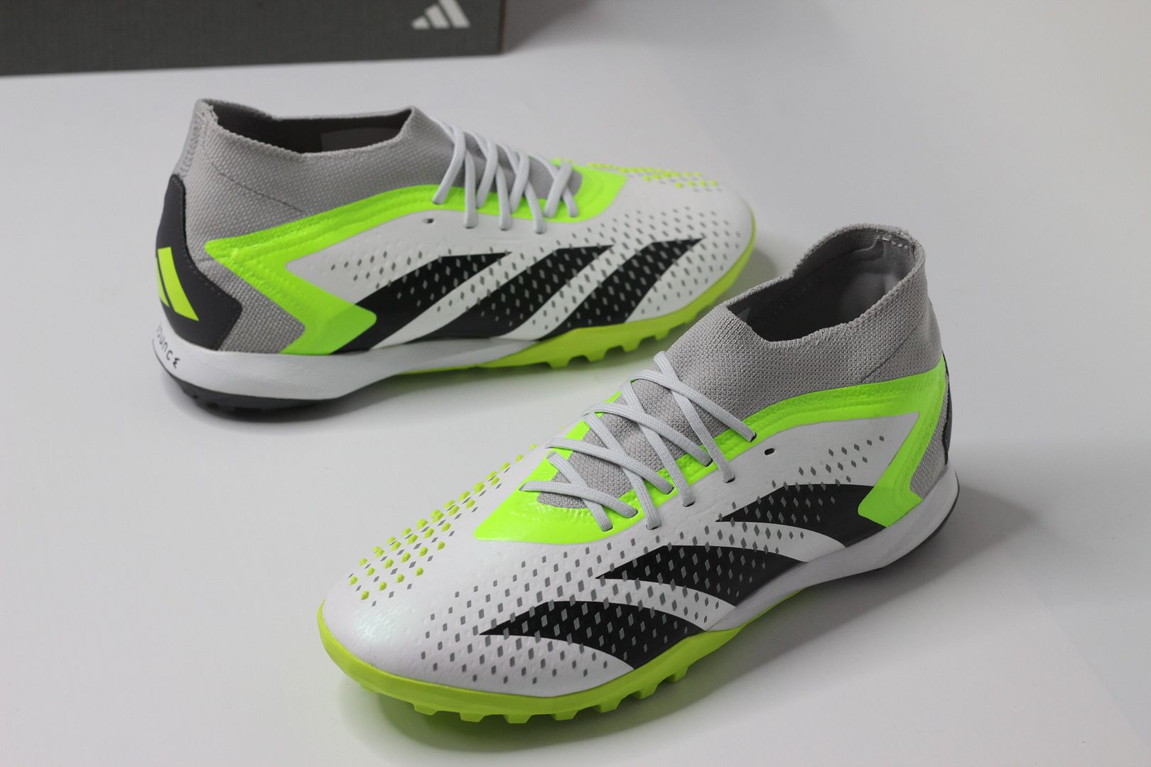 Adidas Predator Accuracy .1 TF Crazyrush pack màu trắng đế xanh GZ0009